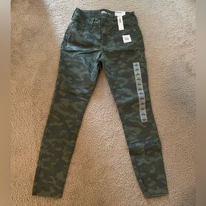 Old Navy Green Camo Ankle Length Rockstar Super Skinny Jeans